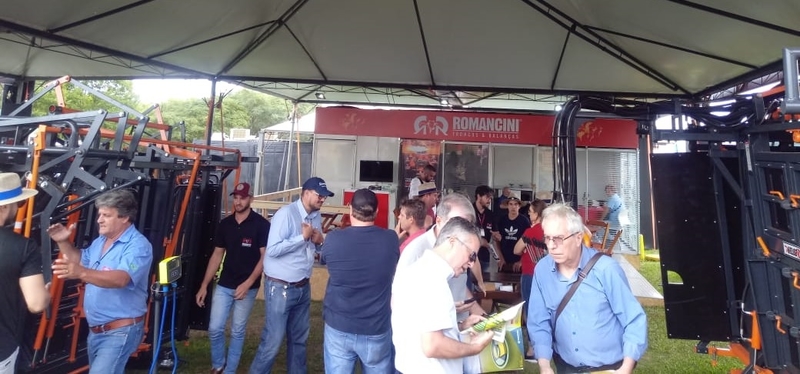 Procura por troncos e balanças é grande durante Show Rural Copavel